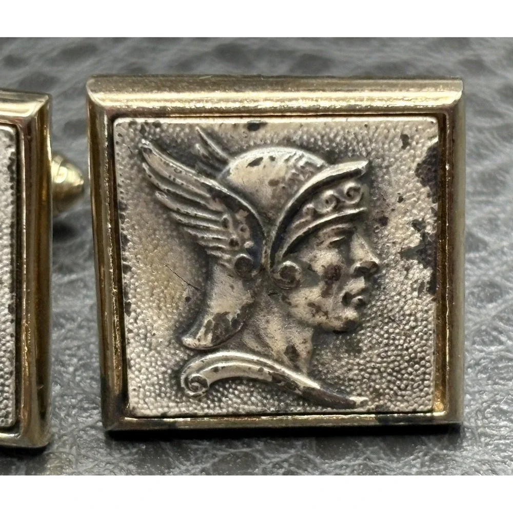 Vintage Shields Roman Soldier Helmet Cufflinks Gold Tone Tie Bar Set